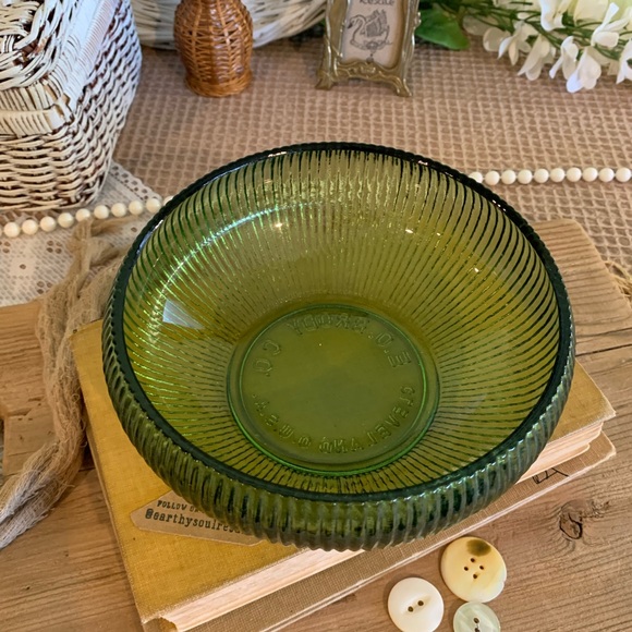 Vintage Glass Bowl / Decor🐢 - Picture 3 of 7